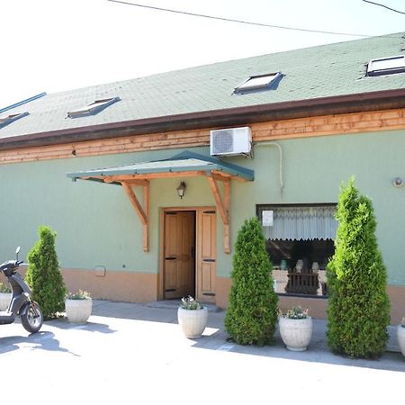 Zlatni Klas Zrenjanin Exterior photo